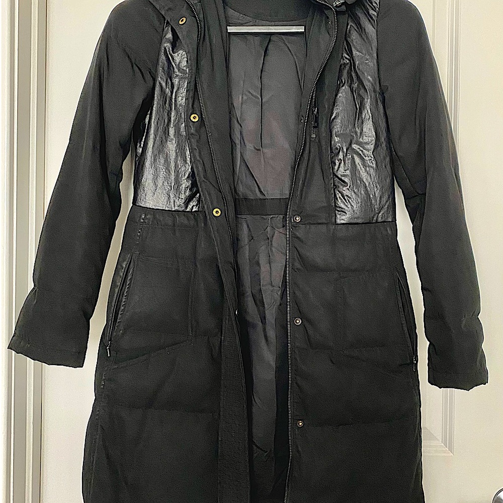 Great fitting Black hooded jacket